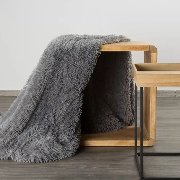 Koc futrzany 150x200 TIFANY 1 srebrny jednokolorowy puszysty z kolekcji Design 91
