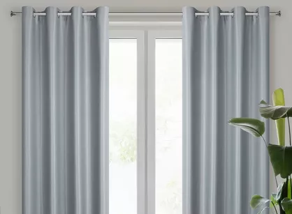 Zasłona na przelotkach 140x250 SELINA zaciemniająca srebrna z błyszczącą nicią