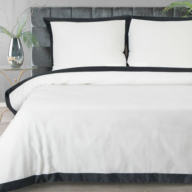 Pościel satyna bawełniana 160x200 LAURA biała zdobiona ozdobną czarną kantą z kolekcji Nova Style