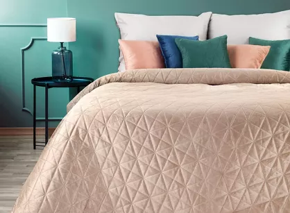 Narzuta welwetowa 170x210 LUIZ 3 różowa srebrna pikowana w geometryczny wzór