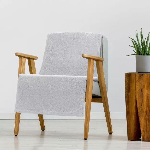 Koc na fotel 70x160 LORI srebrny puszysty jednokolorowy z kolekcji Design 91