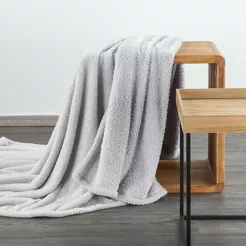 Koc na fotel 70x160 LORI srebrny puszysty jednokolorowy z kolekcji Design 91