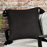 Poszewka dekoracyjna 45x45 POLY 3 ciemna zieleń jednokolorowa z pomponami - 4