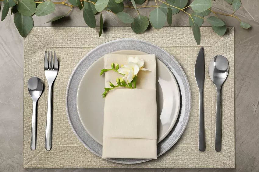 Serwetka 30x40 LANA beżowa zdobiona kantą z wplecioną nicią srebrną 4 szt.