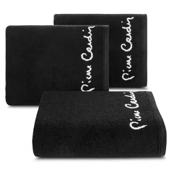 Ręcznik DARIO 70x140 Pierre Cardin czarny zdobiony kontrastową bordiurą z napisami Pierre Cardin