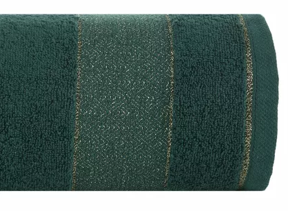 Ręcznik bawełniany 70x140 NESSY ciemna zieleń szeroką żakardową bordiurą w geometryczny wzór przetykaną błyszczącą nicią