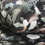 Pościel satynowa 160x200 GIFT 2 czarna z egzotycznym wzorem kwiatów i ptaków z kolekcji Nova Print zapakowana w pudełko - 7