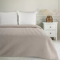 Narzuta jednokolorowa 220x240 LEN 3 beżowa pikowana w gęstą jodełkę imitująca len