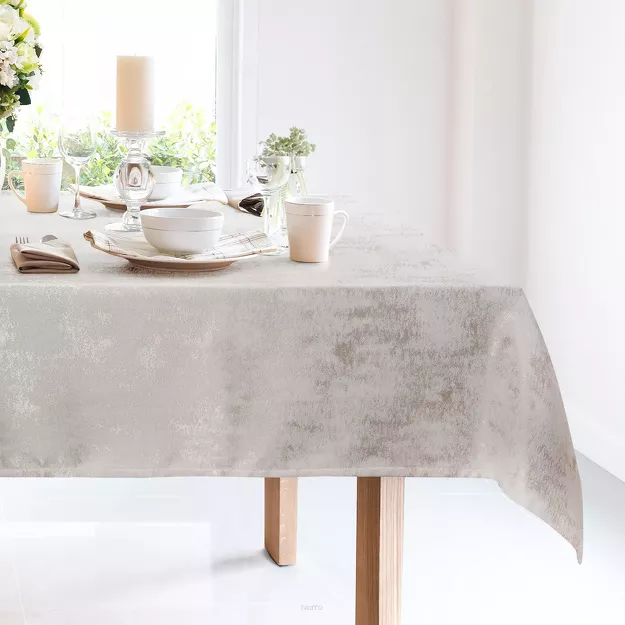 Obrus 160x260 INES 9 kremowy z szampańskim przecieranym wzorem z kolekcji Diva Line