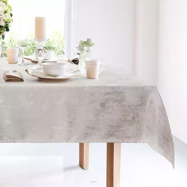 Obrus 160x260 INES 9 kremowy z szampańskim przecieranym wzorem z kolekcji Diva Line