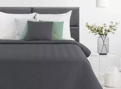 Narzuta jednokolorowa 170x210 LEN 3 grafitowa pikowana w gęstą jodełkę imitująca len