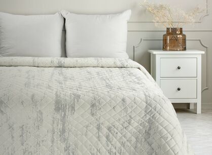 Narzuta welwetowa 170x210 BLINK 3 kremowa pikowana ze srebrnym przecieranym wzorem