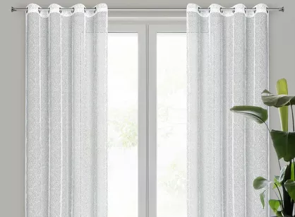 Firana na przelotkach 140x250 CYNTIA biała wzór siatki