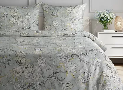 Pościel satynowa 140x200 SPRING 72 popielata beżowa z wzorem delikatnych kwiatków z kolekcji Classic