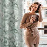 Zasłona na przelotkach 140x250 GRACJA zaciemniająca miętowa z wzorem białych kwiatów magnolii - 9