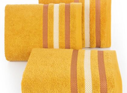 Ręcznik bawełniany 70x140 GRACJA musztardowy z welurową bordiurą w 3 pasy z dodatkiem lśniącej nici