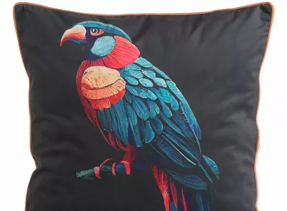 Poszewka welwetowa 45x45 VELVET 136 czarna z designerskim niebieskim wzorem botanicznym obszyta lamówką