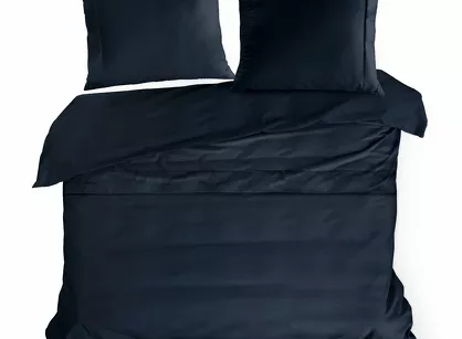 Pościel z makosatyny 220x200 ELEGANT 1F Eva Minge ciemny granat z ozdobną kantą i haftem