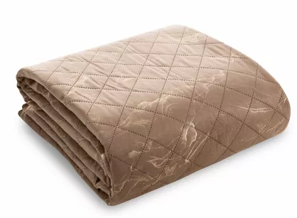 Narzuta welwetowa 170x210 LUIZ 6 ciemny beż pikowana ze złotym przecieranym wzorem efekt 3D Design 91