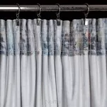 Zasłona na taśmie 140x270 MARISA srebrna różowa z kwiatowym nadrukiem - 8