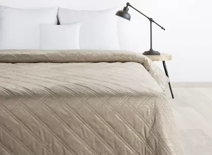 Narzuta welwetowa 170x210 LUIZ beżowa błyszcząca srebrny przecierany wzór