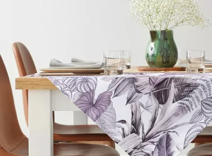 Nakładka welwetowa 85x85 DAVOS 2 biała pikowana z wzorem egzotycznych fioletowych i szarych liści