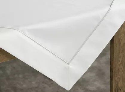 Nakładka elegancka 85x85 MADELE biała zdobiona srebrną lamówką
