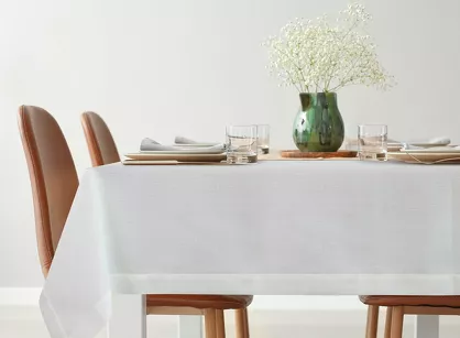 Obrus 145x300 STELLA 2 biały zdobiony kantą z wplecioną nicią srebrną