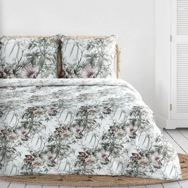 Pościel satynowa 220x200 NIKA 53 biała dwustronna z zielonym wzorem kwiatowym z kolekcji Nova Print