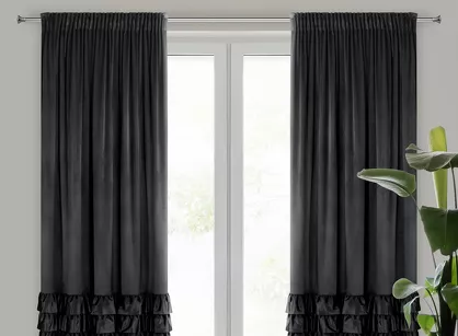 Zasłona na taśmie 140x250 DANI welwetowa czarna jednokolorowa zdobiona w dolnej części falbanami