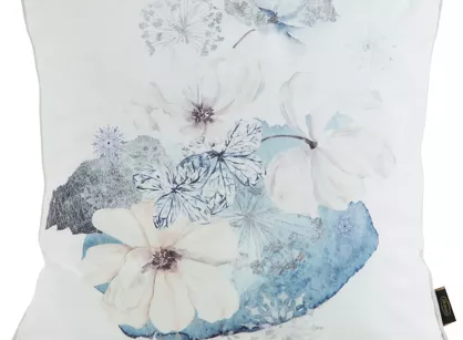 Poszewka welwetowa 45x45 VELVET 125 kremowa z designerskim niebieskim wzorem botanicznym obszyta lamówką