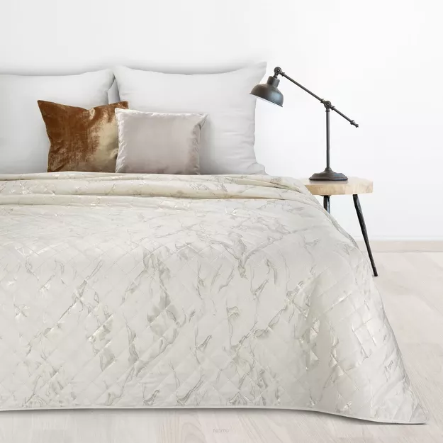 Narzuta welwetowa 170x210 LUIZ 6 kremowa pikowana ze złotym przecieranym wzorem efekt 3D Design 91