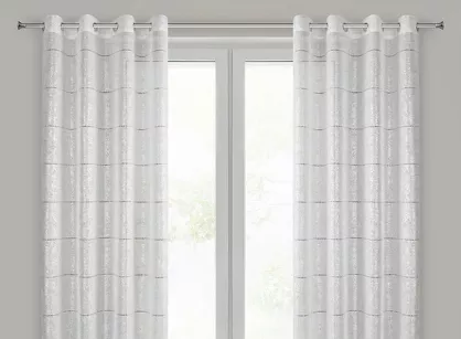 Firana na przelotkach 140x250 KATY biała z etaminy srebrny wzór roślinny