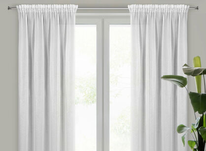 Firana na taśmie 140x270 TULSA biała z szyfonu z delikatnym wzorem listków