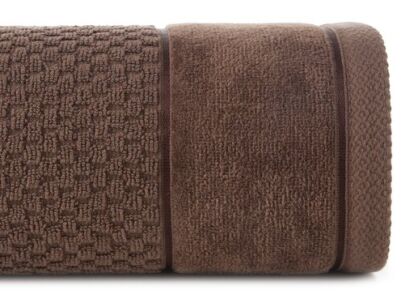Ręcznik bawełniany 70x140 FRIDA ciemny brąz z fakturą kosteczki i szeroką welurową bordiurą