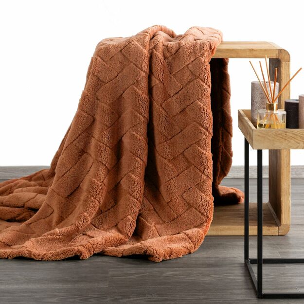 Koc 150x200 CARO ceglany puszysty typu flano z wytłaczanym wzorem Design 91