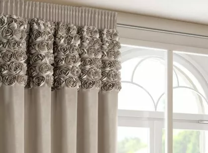 Zasłona na taśmie 140x270 ROSES 13 Eva Minge welwetowa ciemny beż aplikacja róż 3D