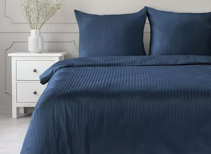 Pościel satynowa 160x200 VERA jednokolorowa gładka granatowa w prążki