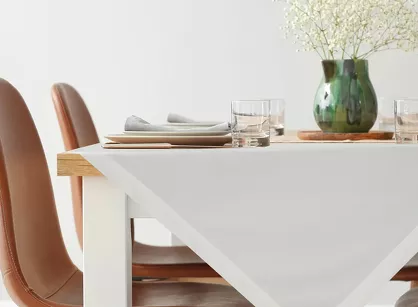 Nakładka welwetowa 85x85 MELINDA biała wykończona mankietem