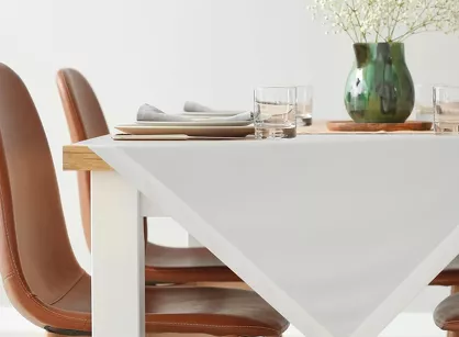 Nakładka welwetowa 85x85 MELINDA biała wykończona mankietem