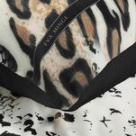 Pościel z makosatyny 160x200 EVA 20 Eva Minge jasnobrązowa z wzorem zwierzęcym i napisami z kolekcji Premium - 7