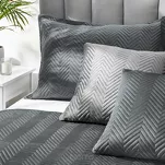 Poszewka welwetowa 50x70 Sofia grafitowa pikowana w gęstą jodełkę - 3