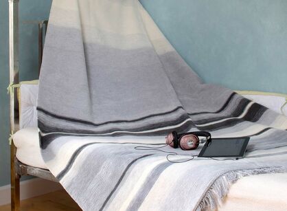 Koc bawełniany 150x200 0488-8 szary czarny w pasy z frędzlami