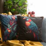 Poszewka welwetowa 45x45 VELVET 23 czarna z designerskim niebieskim wzorem botanicznym obszyta lamówką - 2