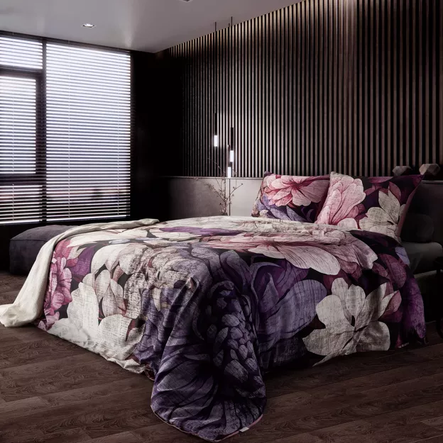Pościel z makosatyny 220x200 REINA 35 różowa fioletowa z nadrukiem wyrazistych kwiatów z kolekcji Reina Line