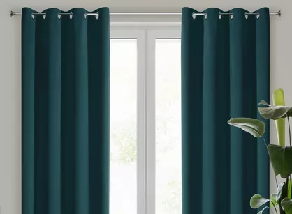 Zasłona na przelotkach 135x250 LOGAN zaciemniająca petrol jednokolorowa z półmatowej tkaniny