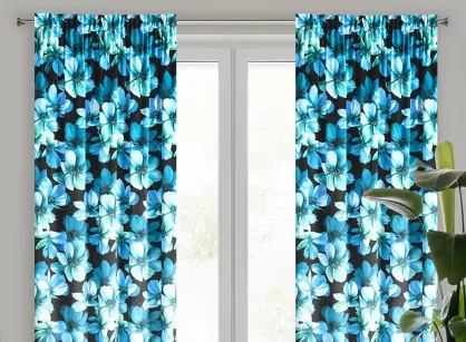 Zasłona na taśmie 140x270 KLEO welwetowa czarna zdobiona niebieskimi kwiatami