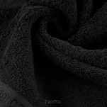 Ręcznik 30x50 EVI Pierre Cardin czarny zdobiony bordiurą w kolorze ręcznika z logo marki - 2