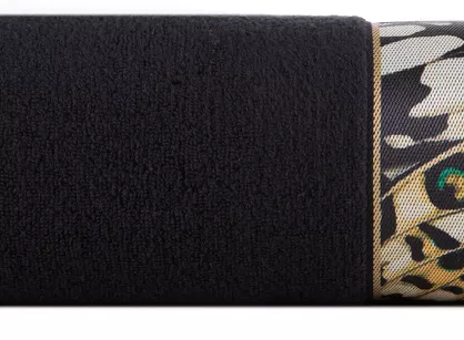 Ręcznik 30x50 EVA 15 Eva Minge czarny zdobiony bordiurą z designerskim wzorem w motyle z kolekcji Premium