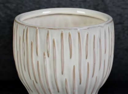 Ceramiczna osłonka na donicę fi 13x11 ABA kremowa beżowa z wypukłym wzorem